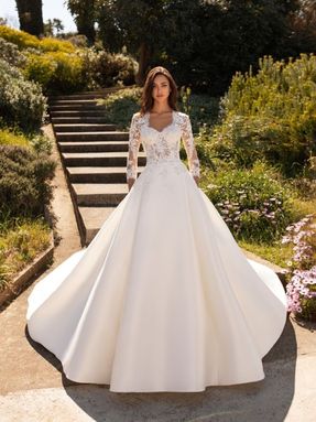 Pronovias Phoenicia